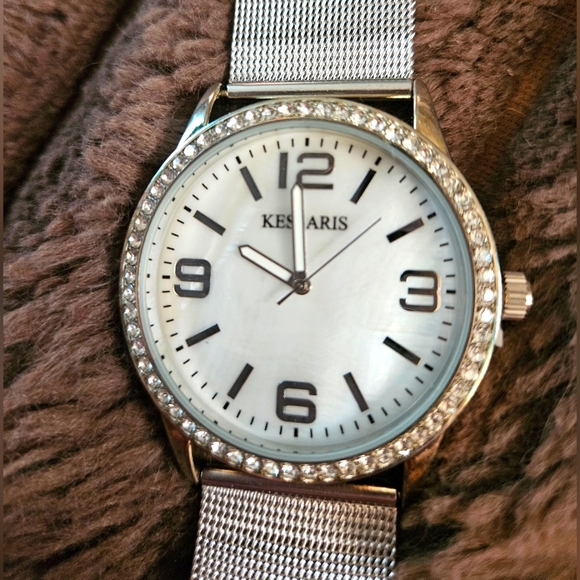 Kesaris Womens NIB Silvertone Braclet Style Watch with Crystal Accents - Picture 2 of 8